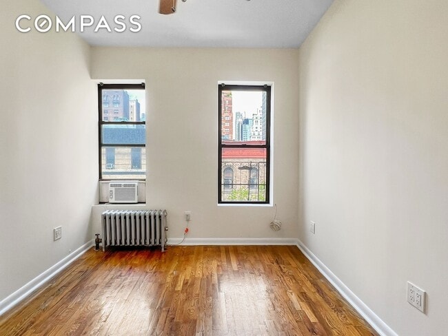 Building Photo - 270 E 78th St
