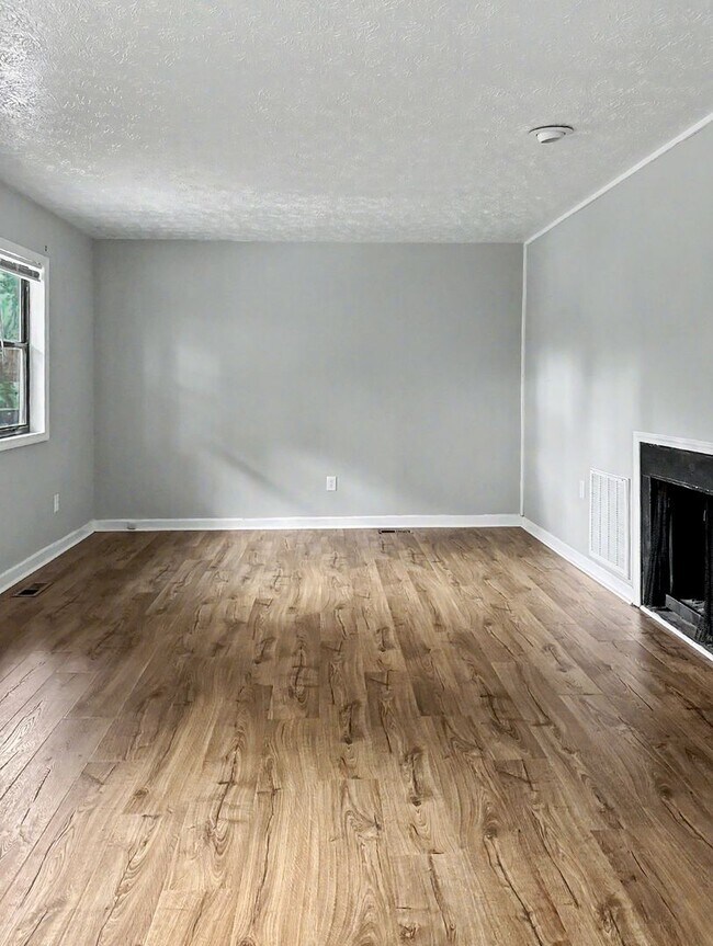 Building Photo - 200 Bull Run St