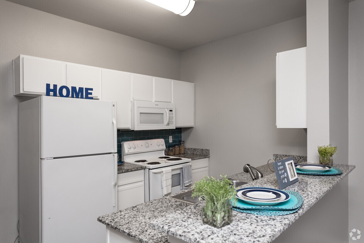 Stoneleigh Harlingen Apartments 905 N Loop 499 Harlingen, TX