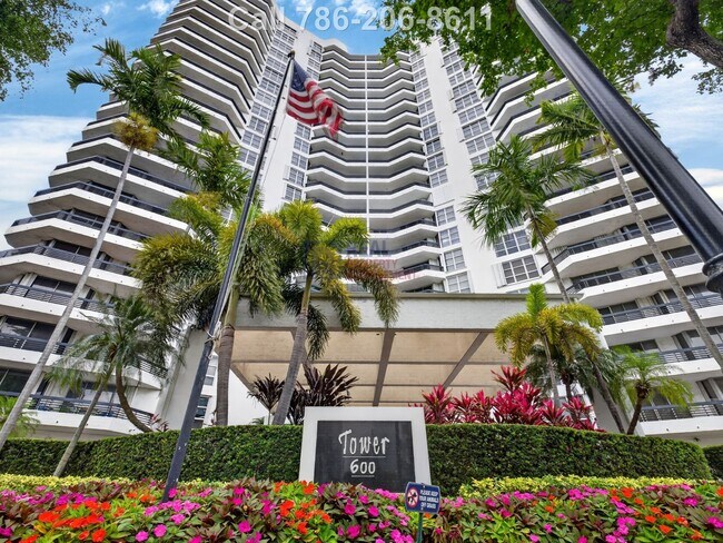 Foto del edificio - 3400 NE 192 St