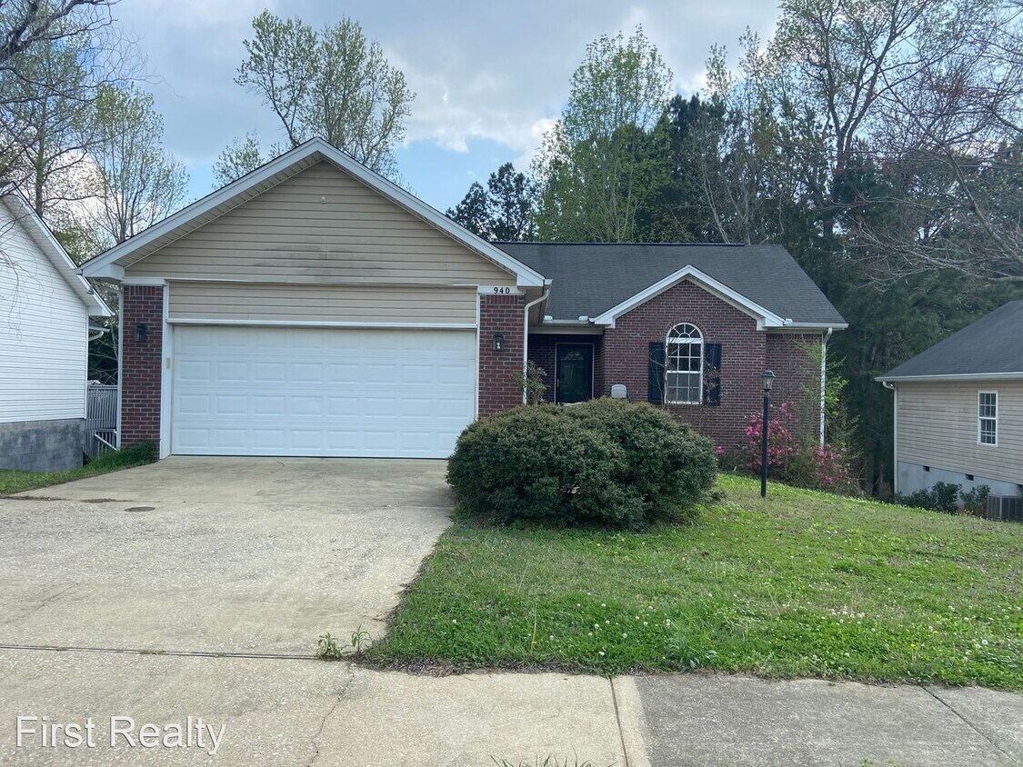3 br, 2 bath House 940 Sandstone Lane House Rental in Auburn, AL