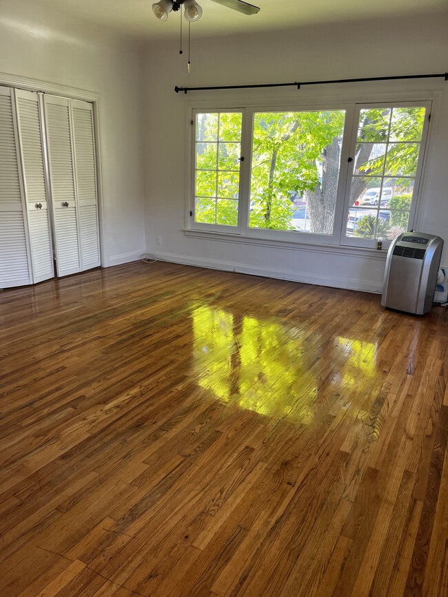 Building Photo - 222 N Chevy Chase Dr