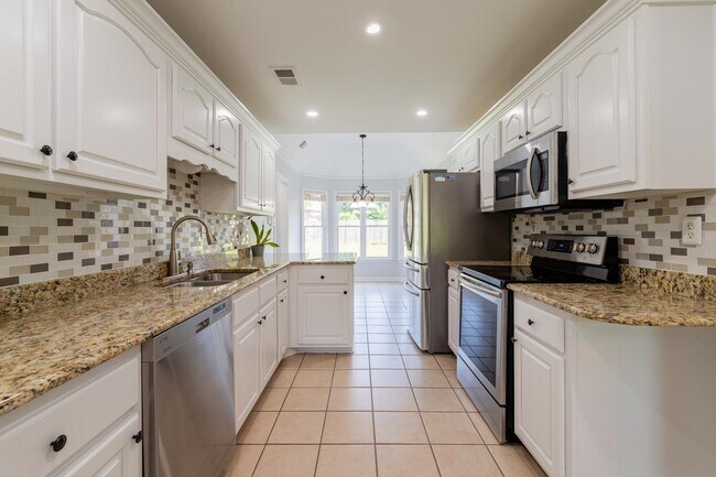 Building Photo - 10191 Wynmanor Dr