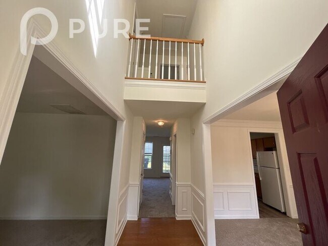 Building Photo - 1326 Charidge Ln