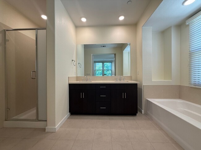 Building Photo - Beautiful North San Jose 4 Bedroom in Desirable Orchard Park Community!