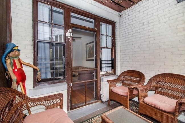 Building Photo - 25 Mt Hood Rd