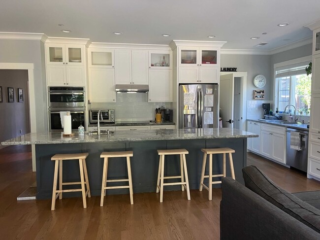 Foto del edificio - 263 Oakhurst Pl