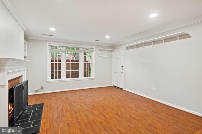 Building Photo - 1956 N Cleveland St