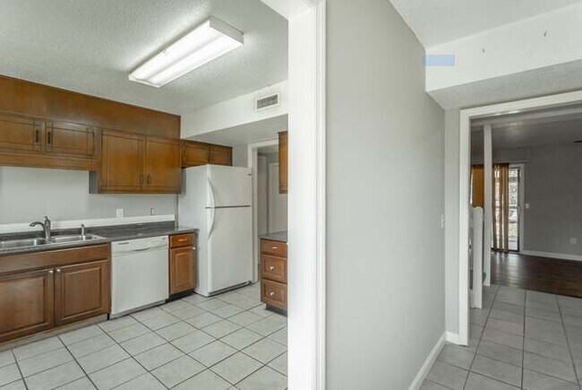 Foto del edificio - 1405A Stratton Place Dr