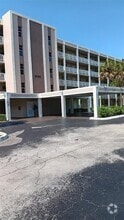 Building Photo - 8735 Ramblewood Dr