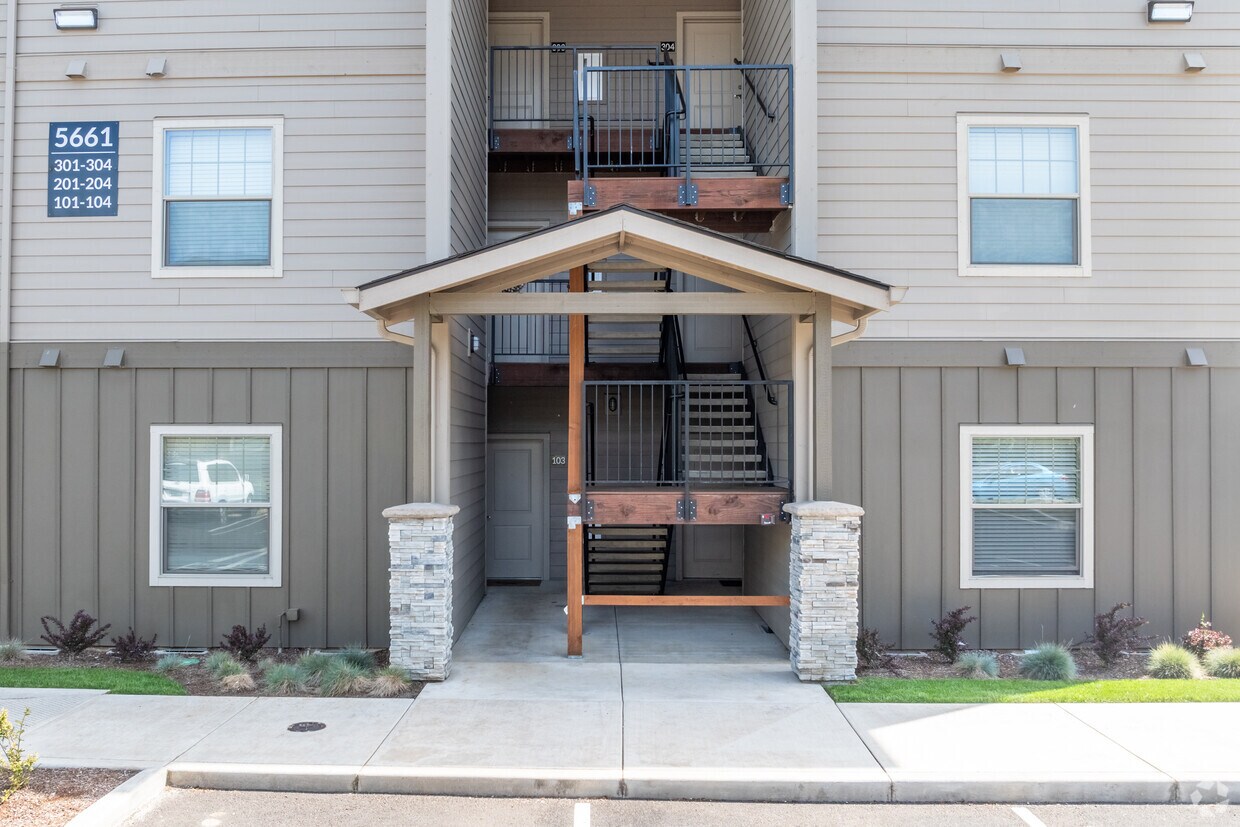 Entrada - 1330 Mildred Ln SE