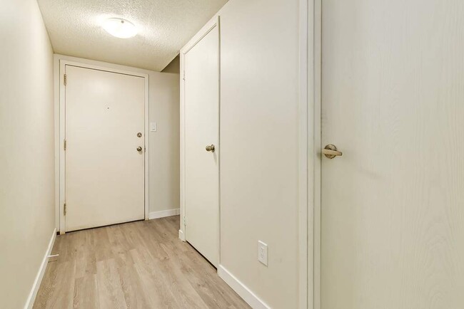 Interior Photo - Cliff Manor Apartments