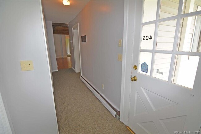 Foto del edificio - 405 Maple Ave