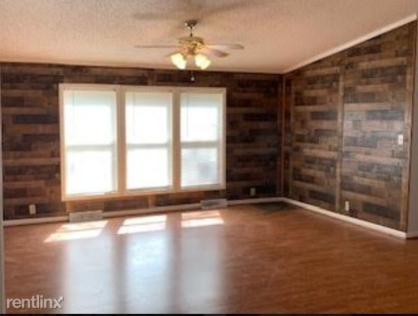 Foto del edificio - 3 br, 1.5 bath Mobile Home - 114 Ashwood Dr.