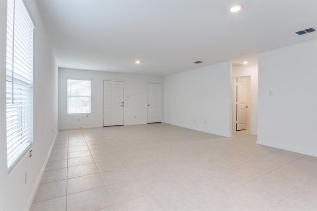 Foto del edificio - 5625 Rockrose Ln