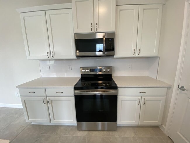 Building Photo - 9005 Via Di Canti Dr