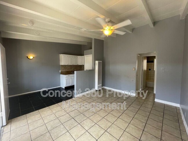 Foto del edificio - 6730 Paramount Blvd