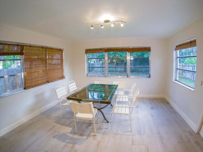 Foto del edificio - 250 Pilgrim Rd