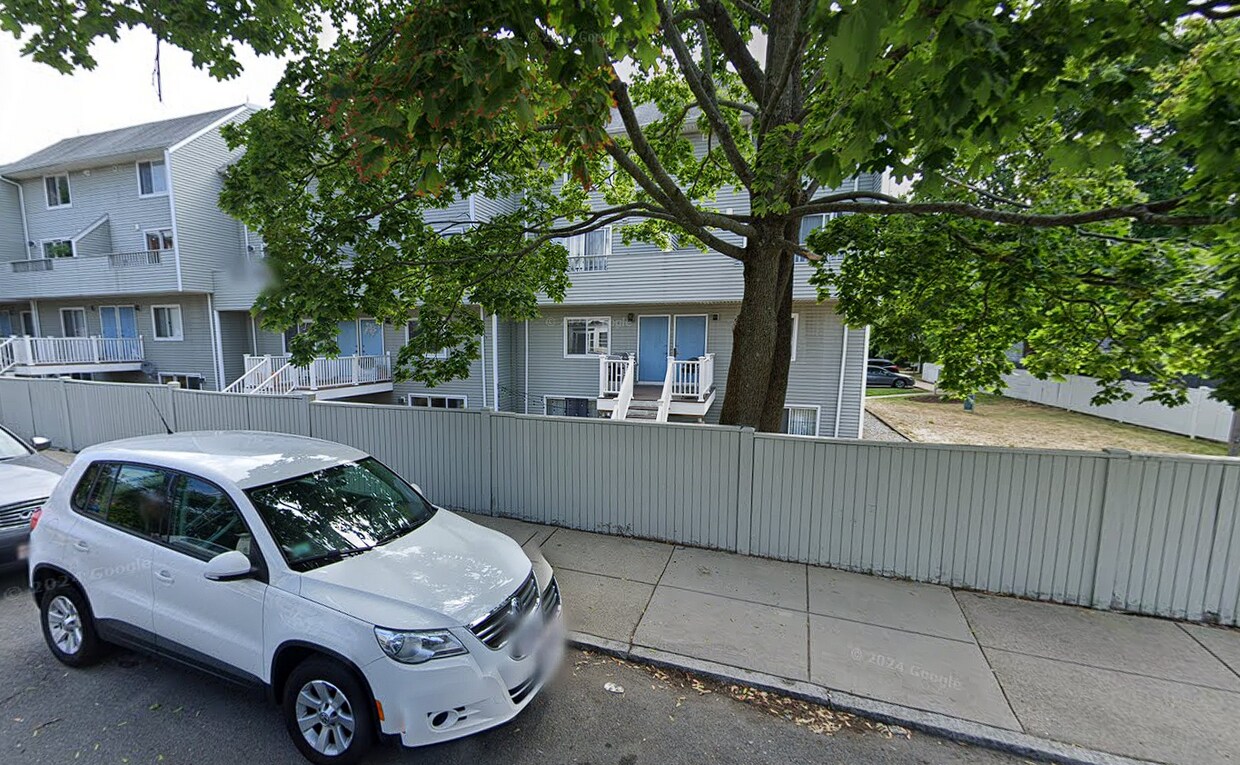 Foto principal - 150 North Beacon St