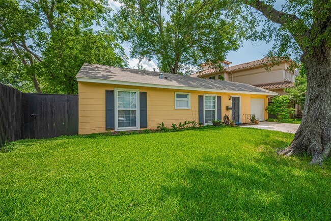 Foto del edificio - 5513 Fairdale Ln