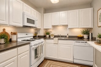 Building Photo - Willow Run at Mark Center Apartment Homes