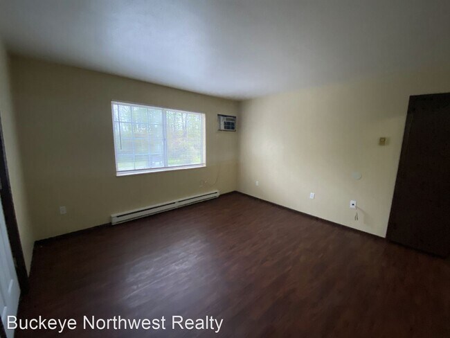 Building Photo - 1402 Brooke Park Dr