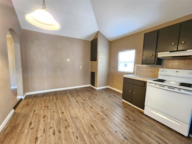 Building Photo - 511 Williams Ave