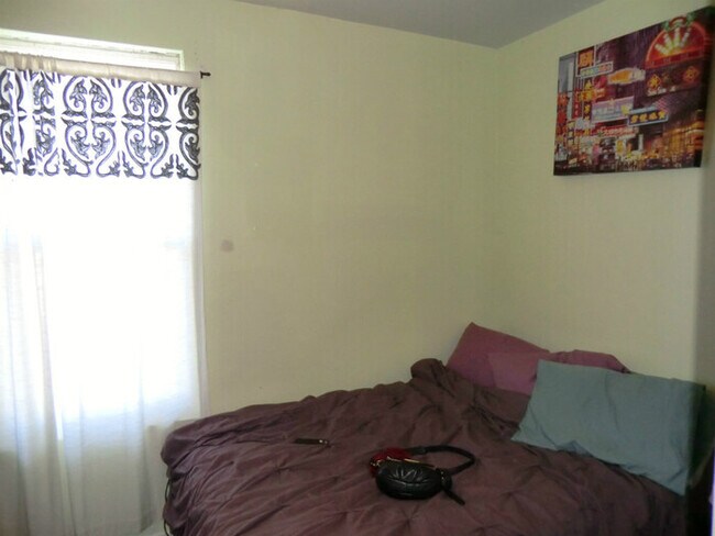 Foto del edificio - 2035 N Western Ave