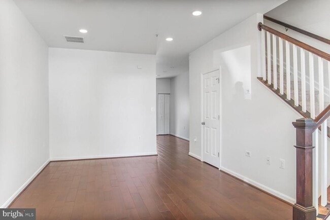 Building Photo - 1529 Tanner St SE