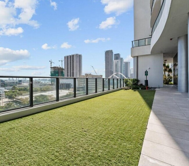 Foto del edificio - 1600 NE 1st Ave