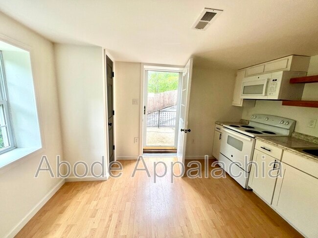 Building Photo - 1233 Collins Hwy