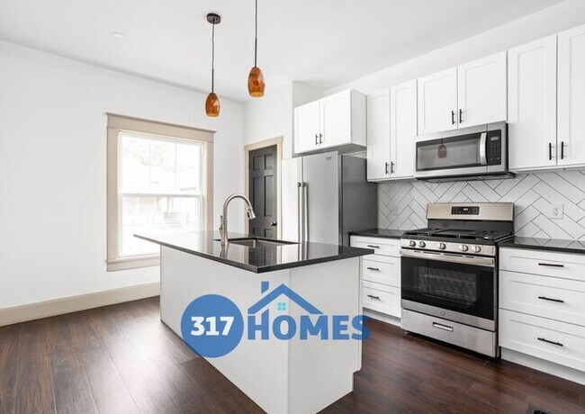 Building Photo - Welcome to this beautifully restored 3 bed...