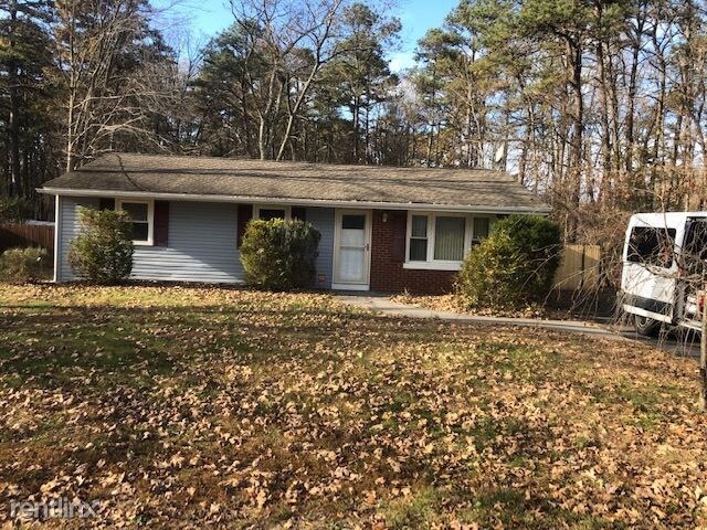 Primary Photo - 3 br, 1 bath House - 109 Split rock road