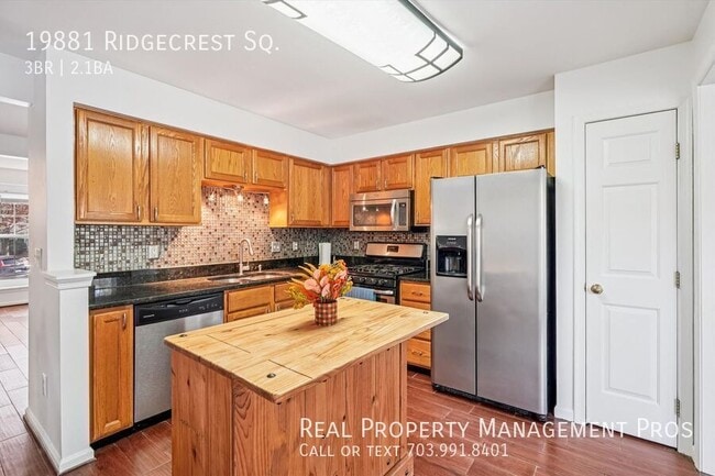 Building Photo - 19881 Ridgecrest Square