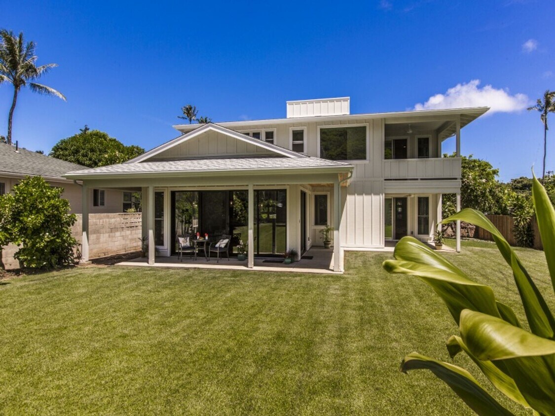 Primary Photo - Beautiful Tropical Home Close to Beach w/P...