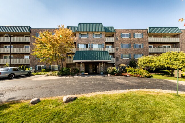 Foto del edificio - 700 Perrie Dr