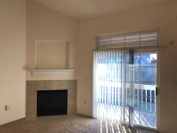 Foto del edificio - 1355 Hillwood Blvd