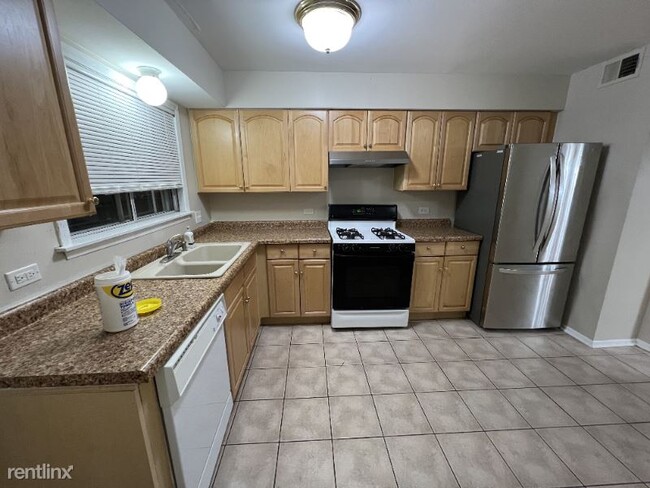 Building Photo - 489 Leslie Ct