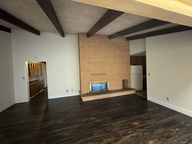 Foto del edificio - Myrtle Creek 3 bedroom, 3 bath home on 14 ...