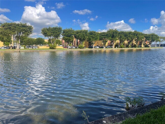 Foto del edificio - 4709 NW 7th St