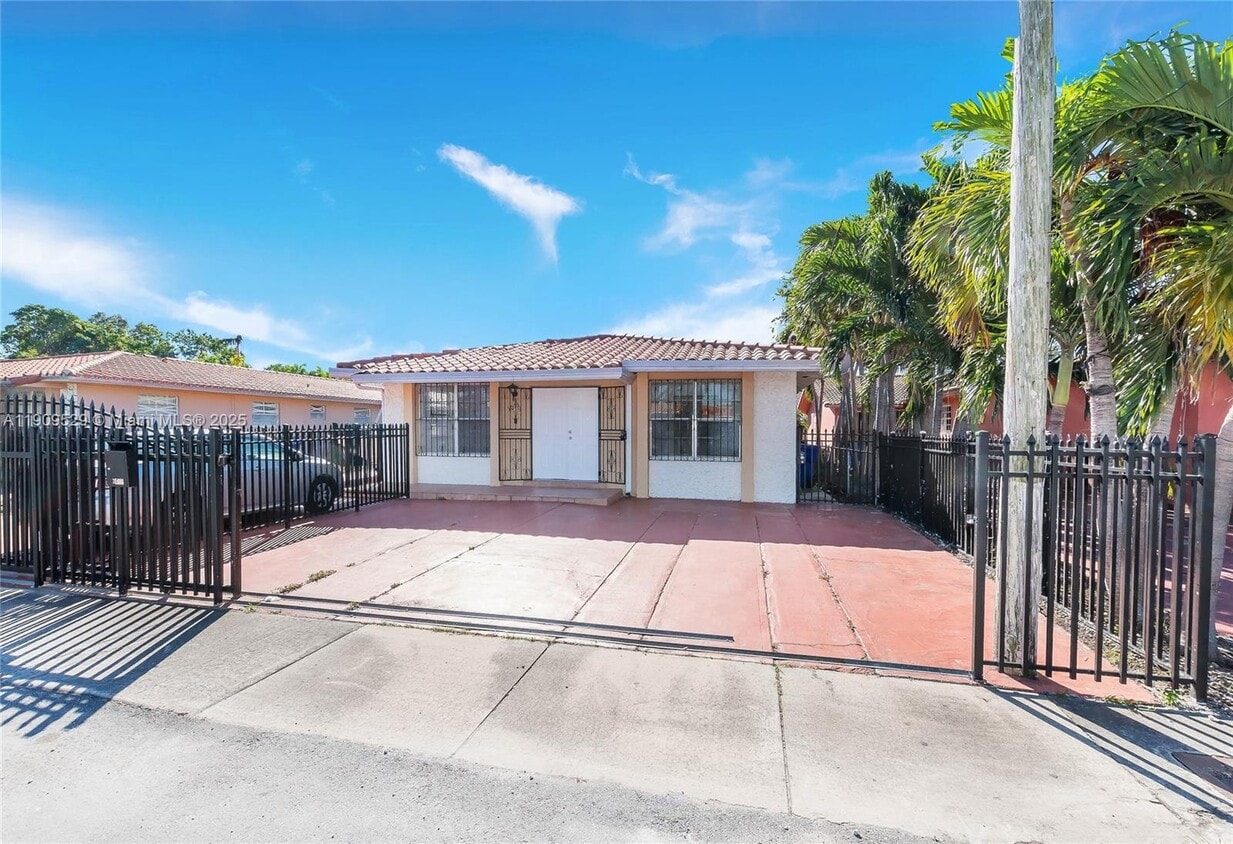 Foto principal - 3076 SW 17th St