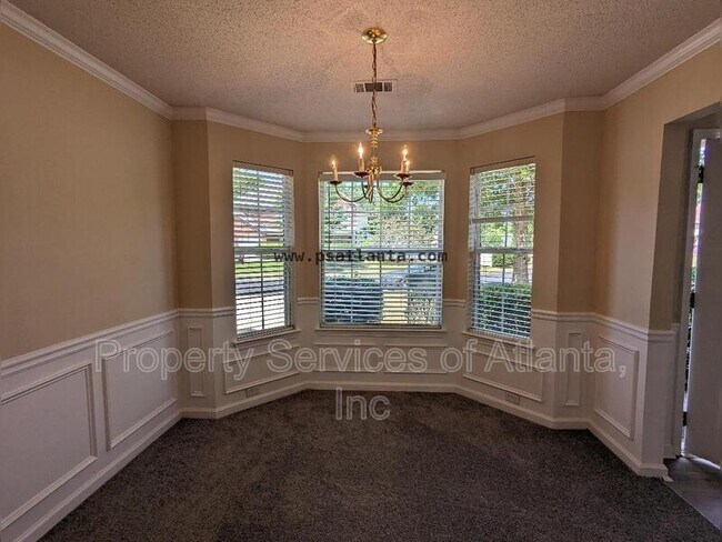 Building Photo - 600 Gonzaga Cir