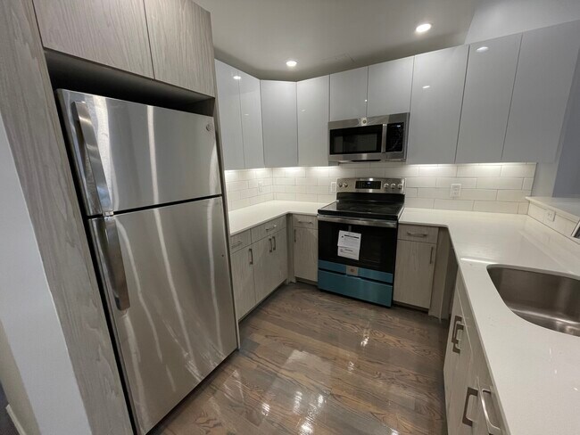 Building Photo - 1402 Beacon St