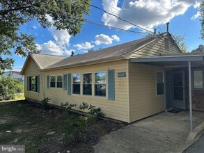 Building Photo - 10704 Montgomery Rd