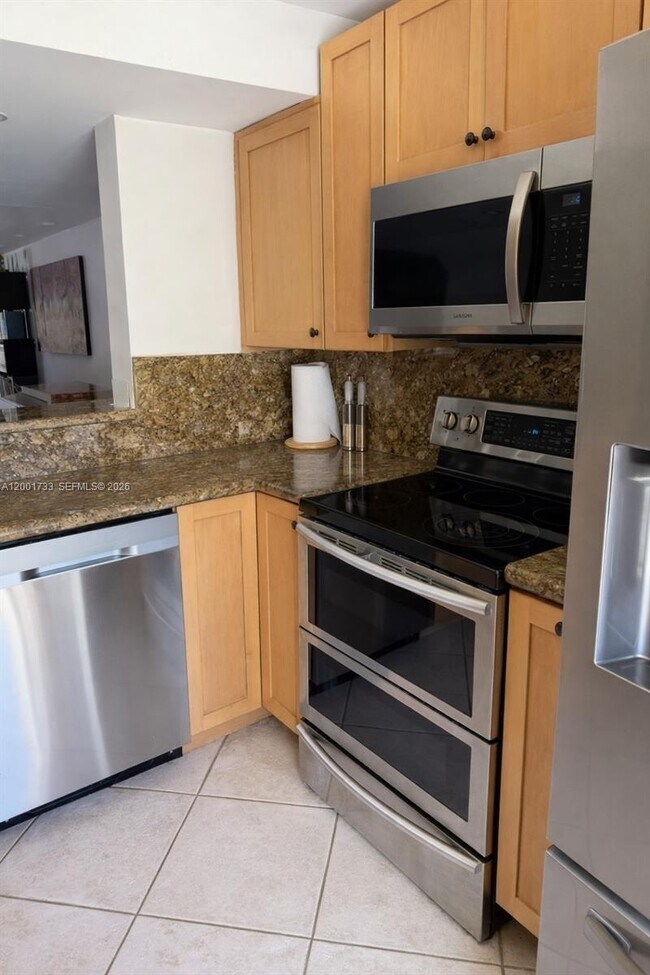 Foto del edificio - 2661 NE 164th St