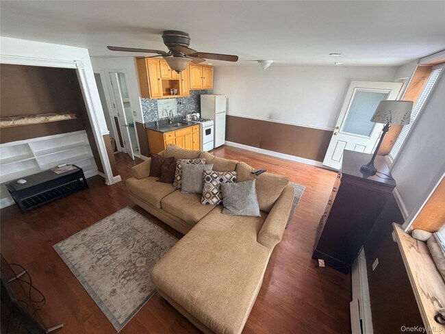 Foto del edificio - 99-11 216th St