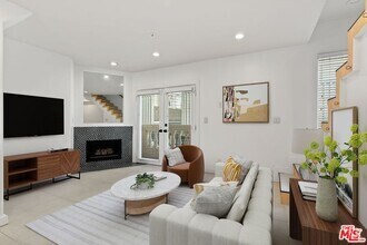 Building Photo - 3854 Beethoven St