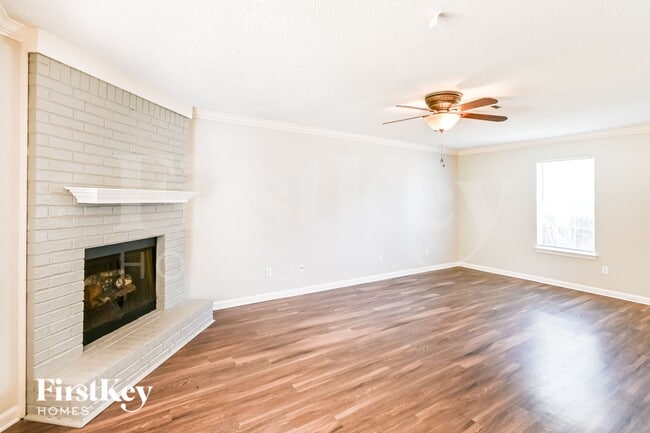 Building Photo - 8062 Ellis Rd