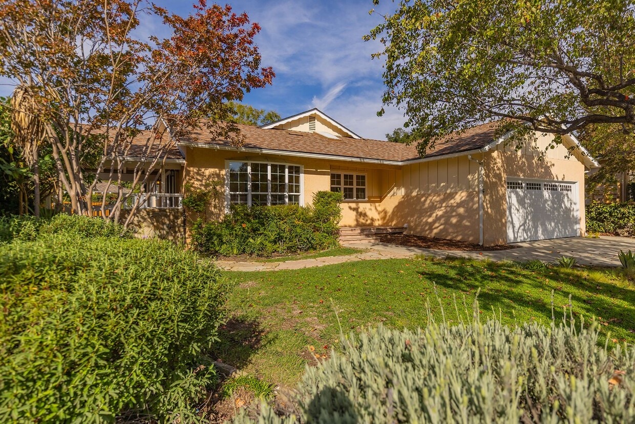 Primary Photo - Ojai Terrace Pool Home