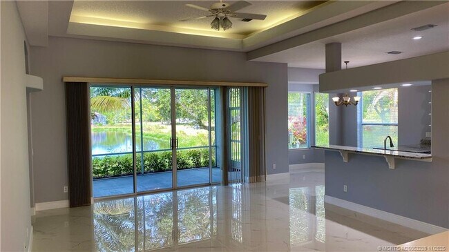 Foto del edificio - 4646 NW Wandering Oak Ct